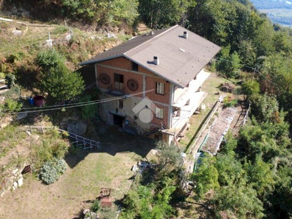 casa indipendente in vendita a Valchiusa