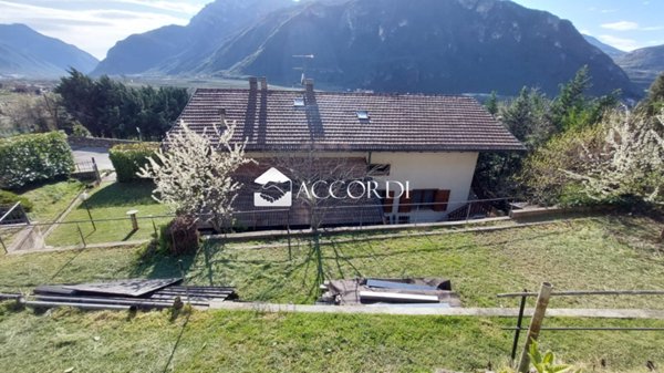 casa indipendente in vendita ad Ala