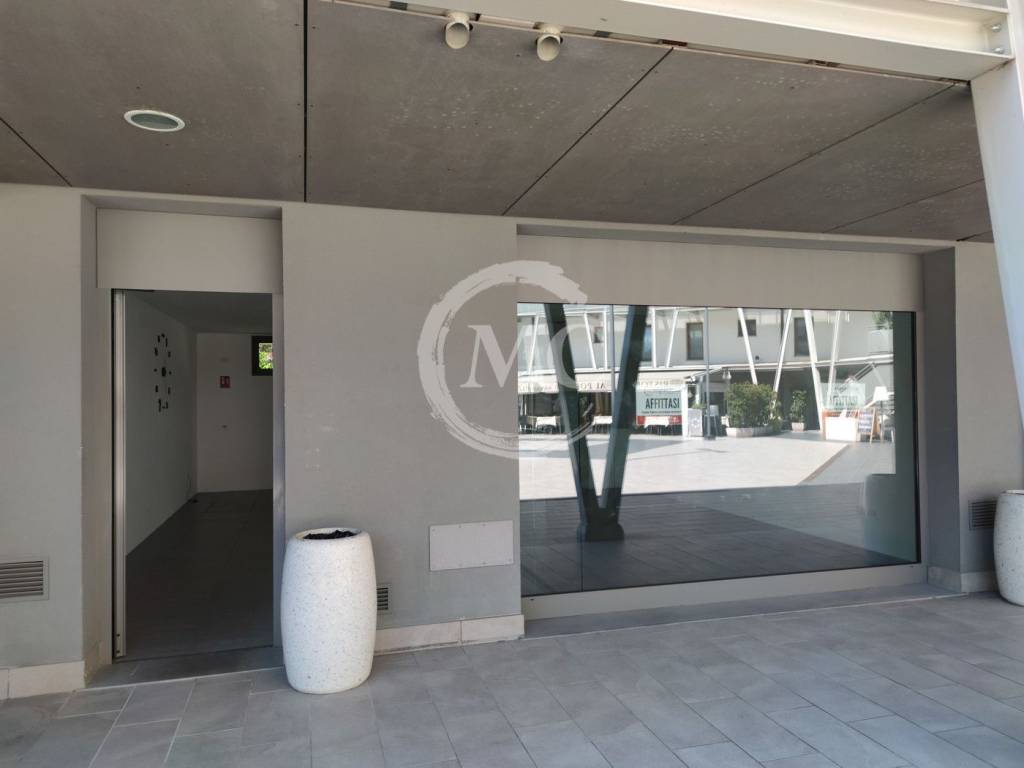 negozio in vendita ad Arco