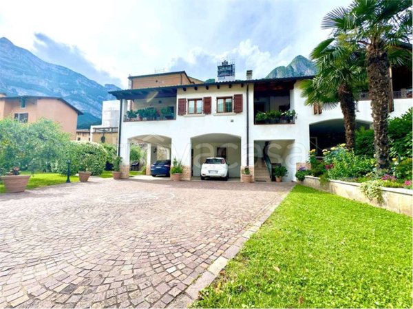 casa indipendente in vendita ad Avio