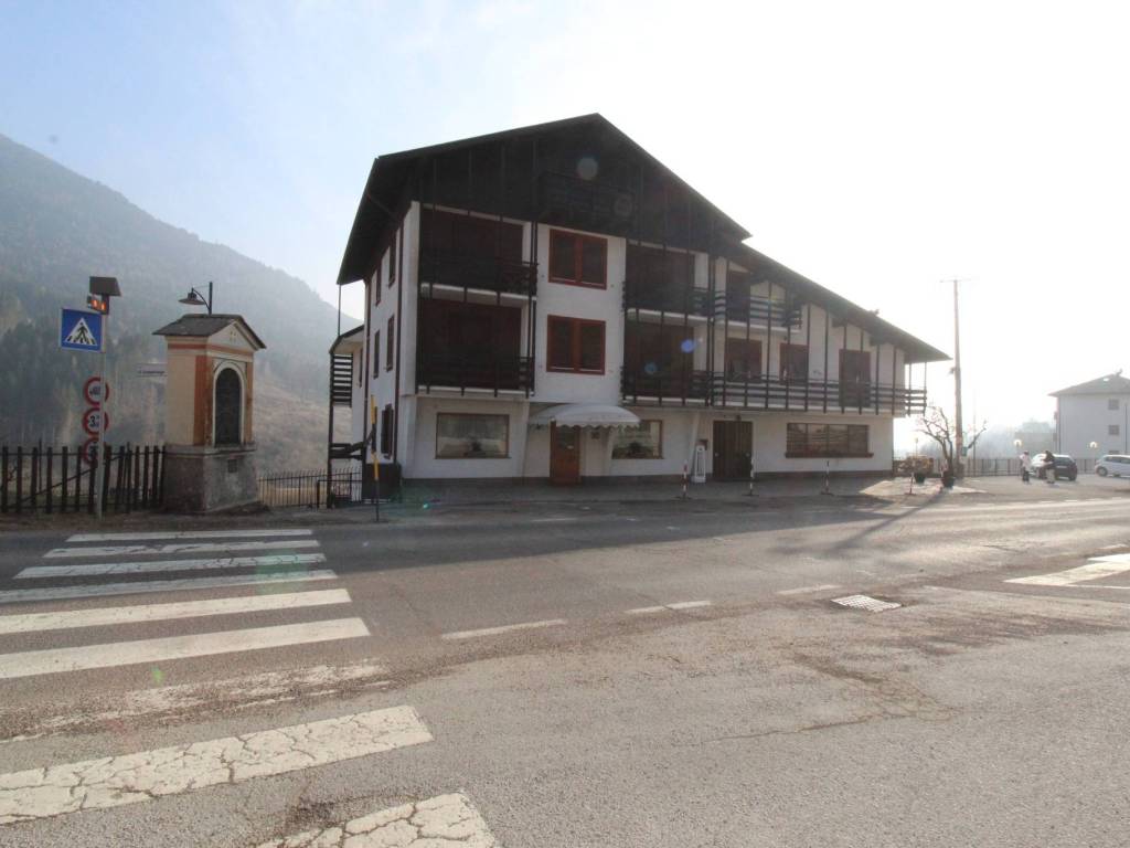 intera palazzina in vendita a Baselga di Pinè in zona Rizzolaga