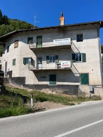 intera palazzina in vendita a Bedollo in zona Piazze
