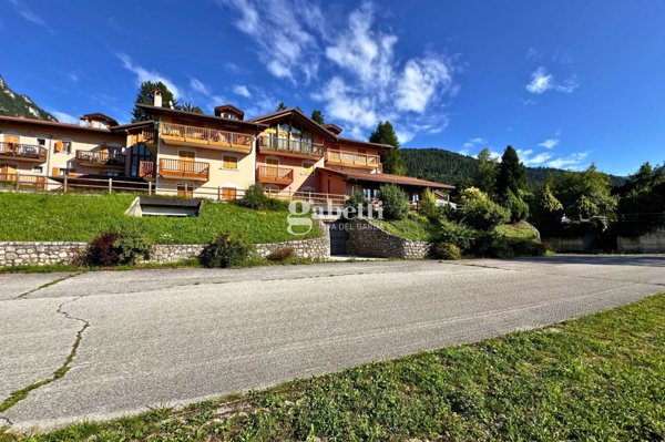 casale in vendita a Bleggio Superiore in zona Cavaione
