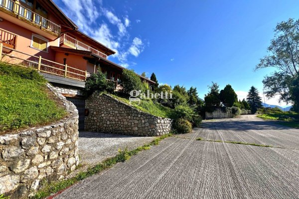 negozio in vendita a Bleggio Superiore in zona Cavaione