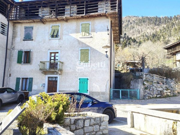 casa indipendente in vendita a Bleggio Superiore in zona Larido