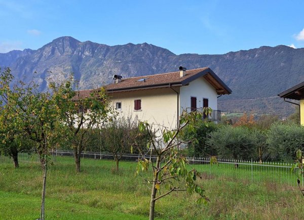 casa indipendente in vendita a Bondone in zona Baitoni