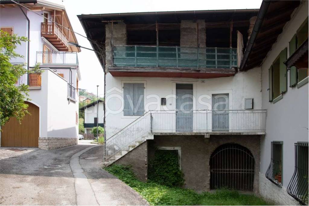 casa indipendente in vendita a Brentonico
