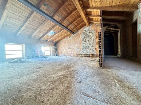 appartamento in vendita a Brentonico in zona Crosano