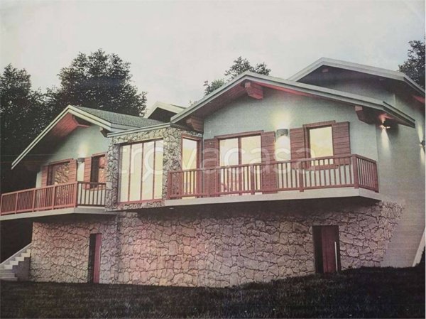 casa indipendente in vendita a Brentonico in zona Polsa