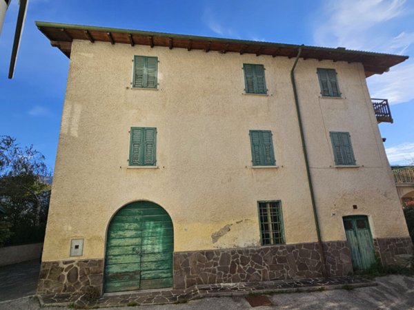 casa indipendente in vendita a Calceranica al Lago