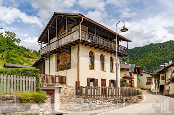casa indipendente in vendita a Canal San Bovo in zona Prade