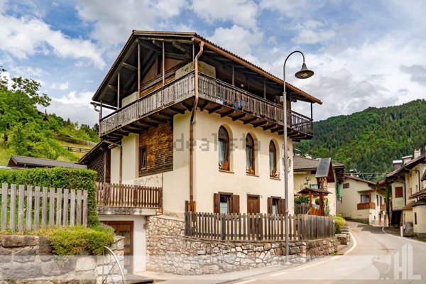 casa indipendente in vendita a Canal San Bovo in zona Prade