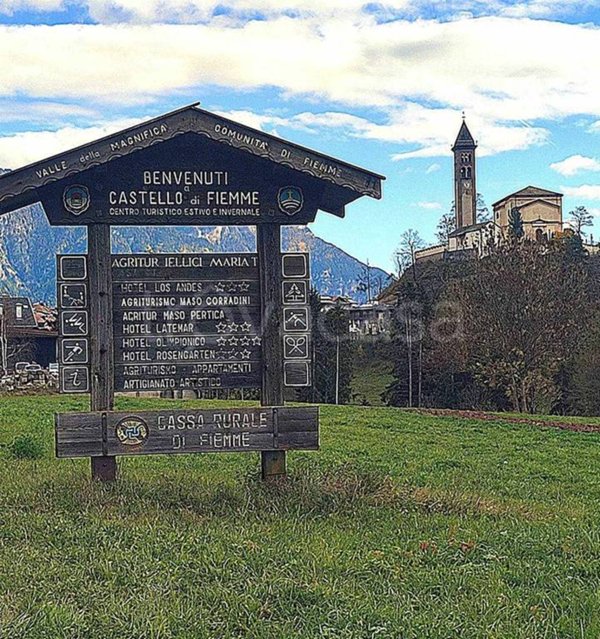 appartamento in vendita a Castello-Molina di Fiemme in zona Castello