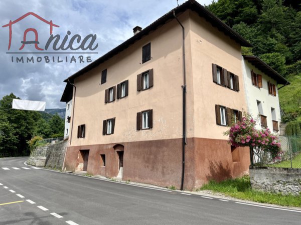 casa indipendente in vendita a Castello Tesino