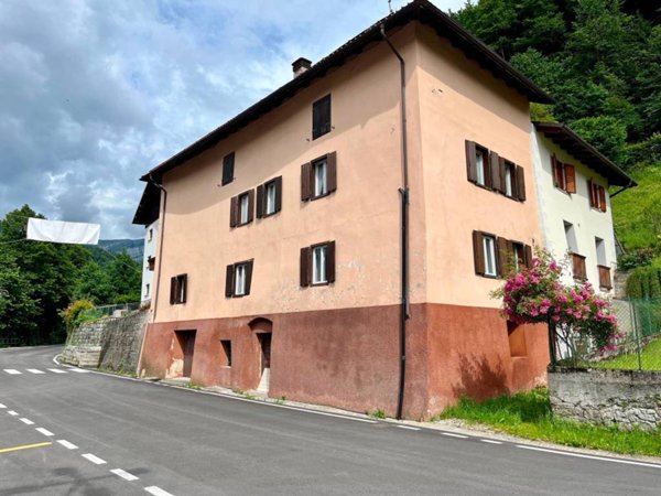 casa indipendente in vendita a Castello Tesino