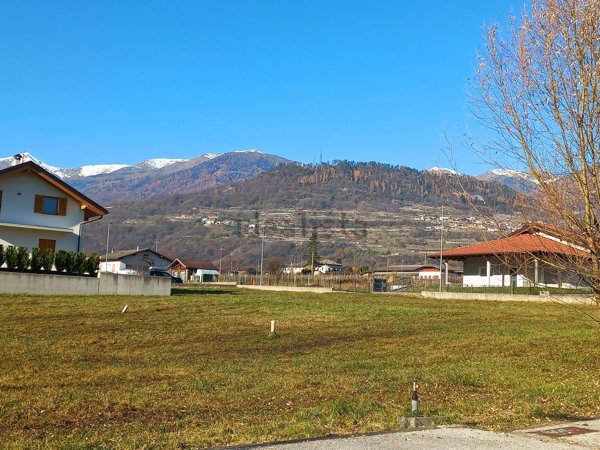 terreno edificabile in vendita a Castelnuovo