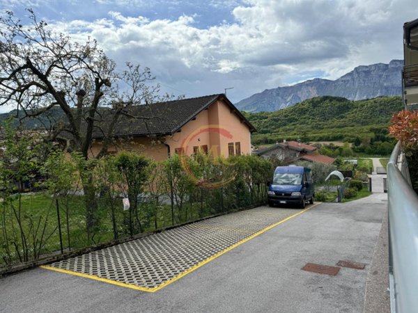 negozio in vendita a Cavedine in zona Stravino