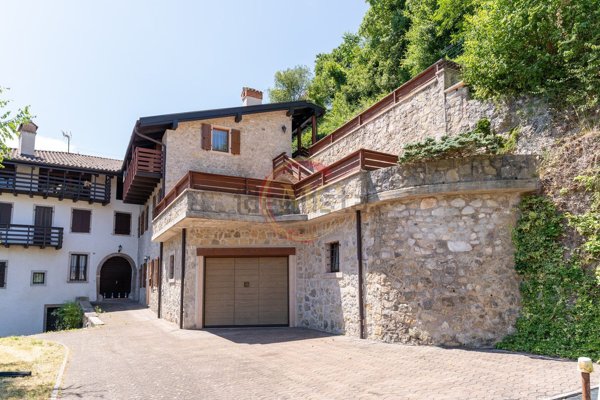 casa indipendente in vendita a Cavedine