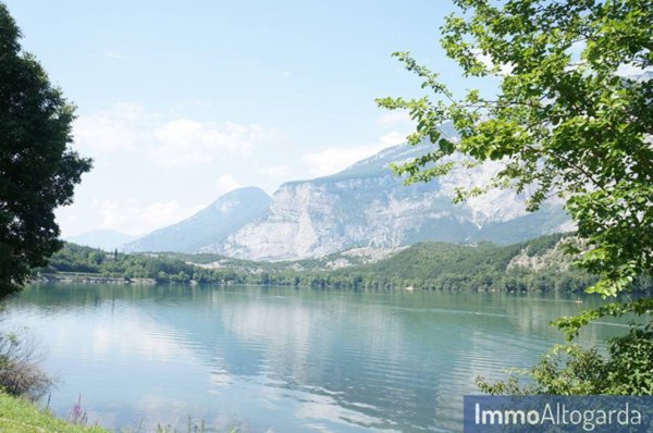 casa indipendente in vendita a Cavedine in zona Brusino