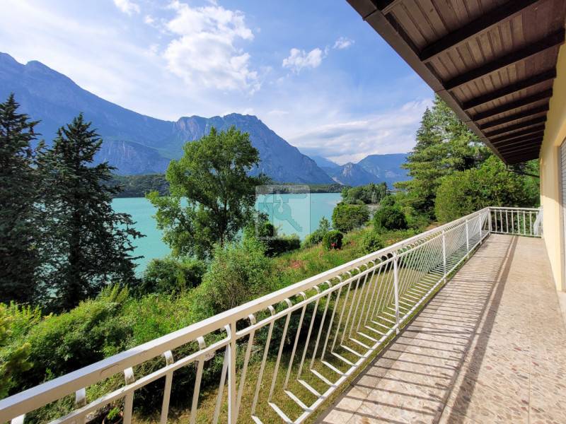 casa indipendente in vendita a Cavedine in zona Lago di Cavedine