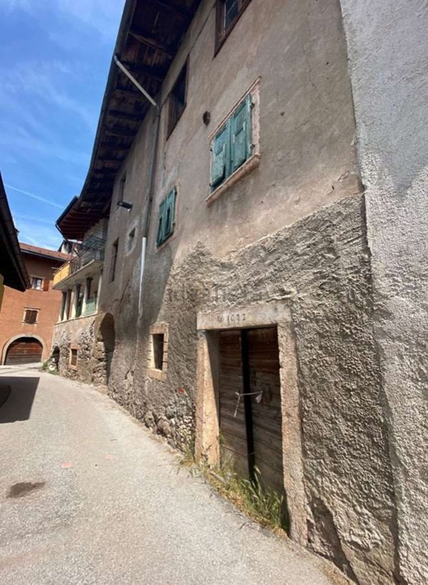 casa indipendente in vendita a Civezzano in zona Cogatti