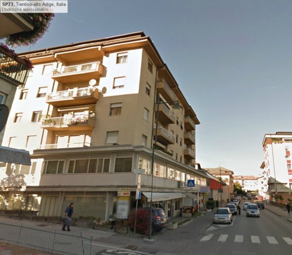 locale di sgombero in vendita a Cles