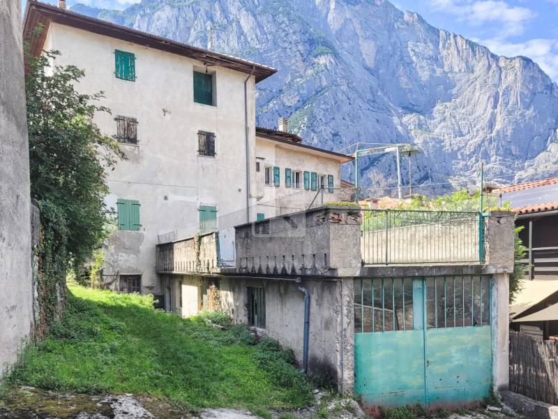casa indipendente in vendita a Dro in zona Pietramurata