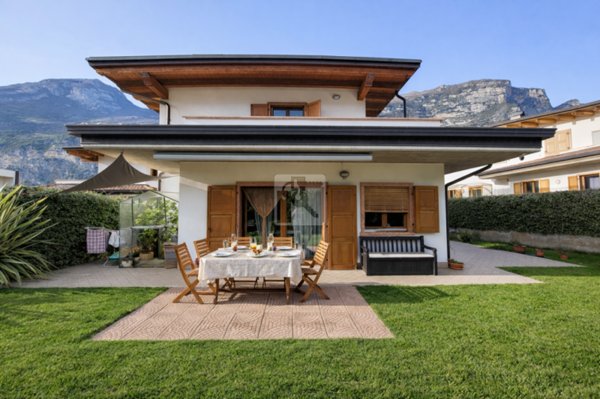 casa indipendente in vendita a Dro