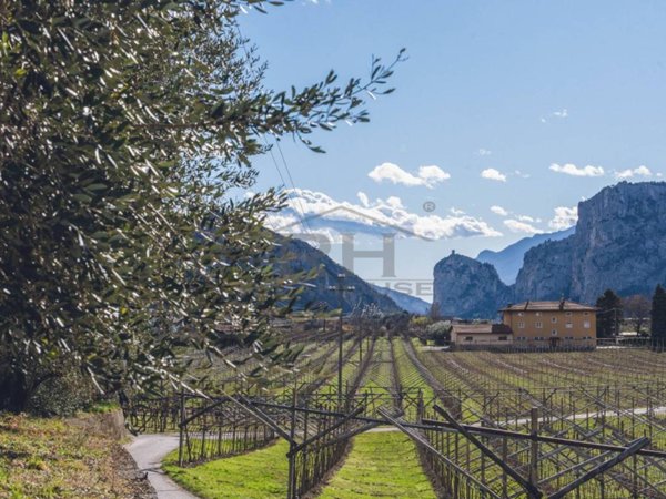 casa indipendente in vendita a Dro