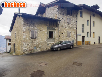 casa indipendente in vendita ad Isera in zona Patone
