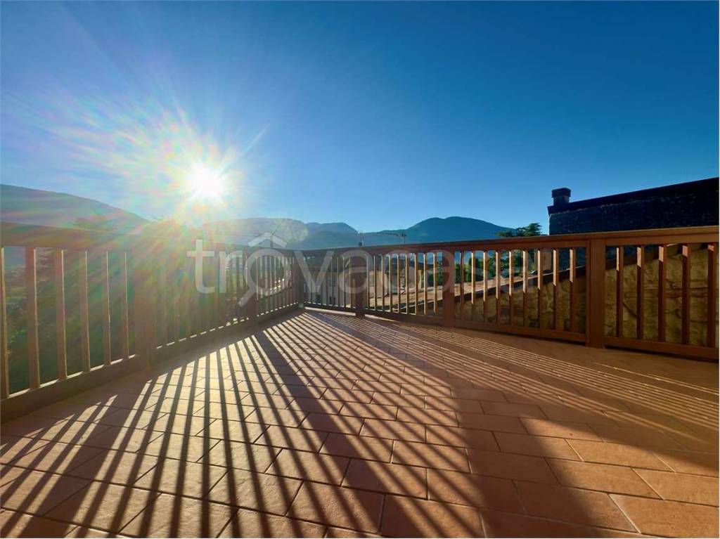 appartamento in vendita ad Isera in zona Marano