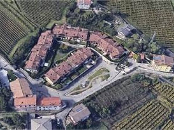 negozio in vendita ad Isera