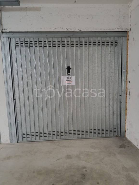 locale di sgombero in vendita ad Isera in zona Casette