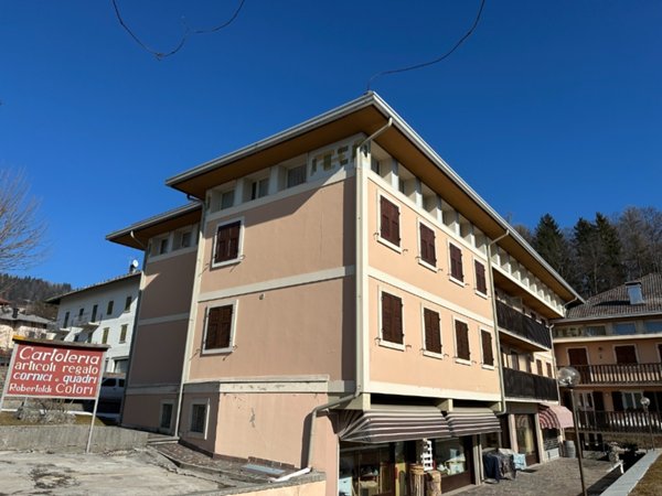 appartamento in vendita a Lavarone in zona Gionghi
