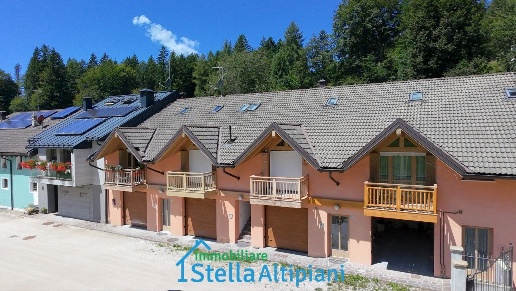 appartamento in vendita a Lavarone in zona Slaghenaufi