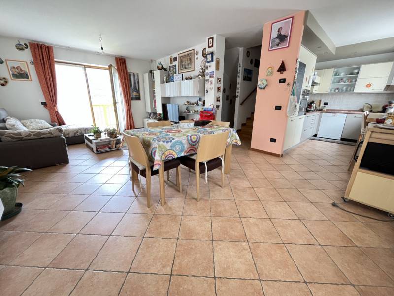 casa indipendente in vendita a Levico Terme in zona Barco