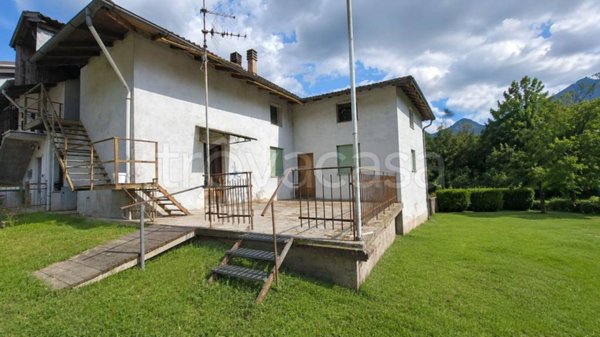 casa indipendente in vendita a Levico Terme in zona Campiello