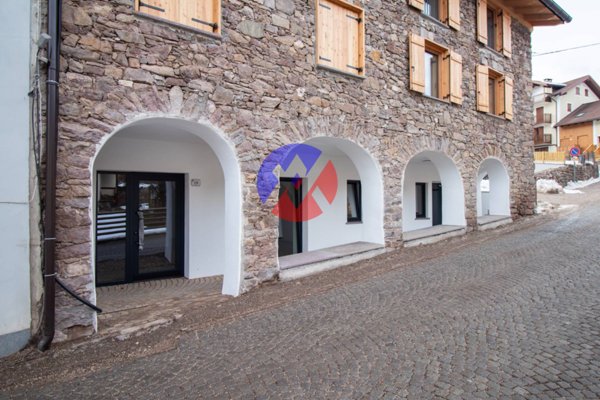 locale commerciale in vendita a Moena