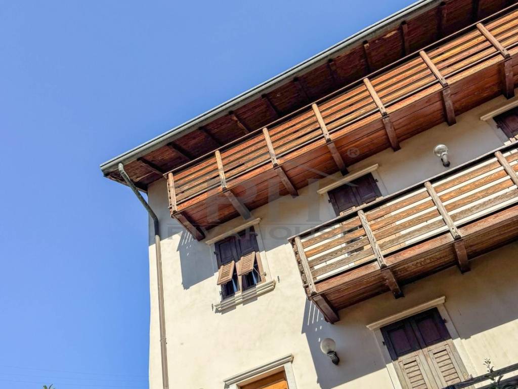 casa indipendente in vendita a Nago-Torbole in zona Nago