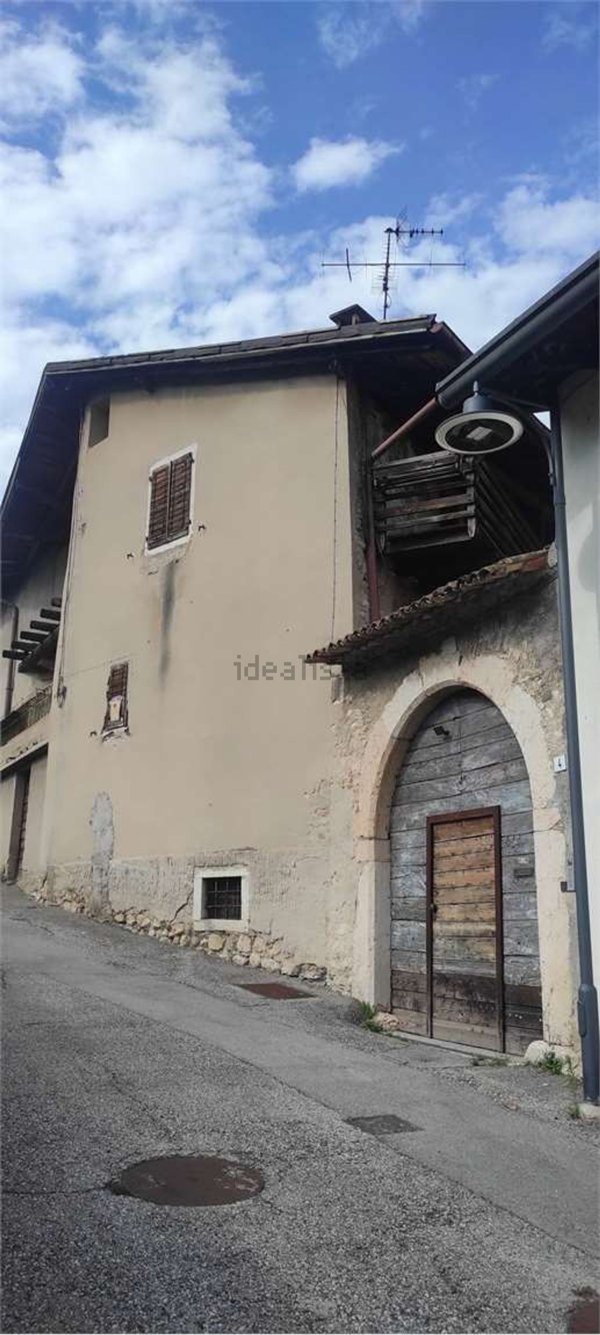 quadrivano in vendita a Nogaredo