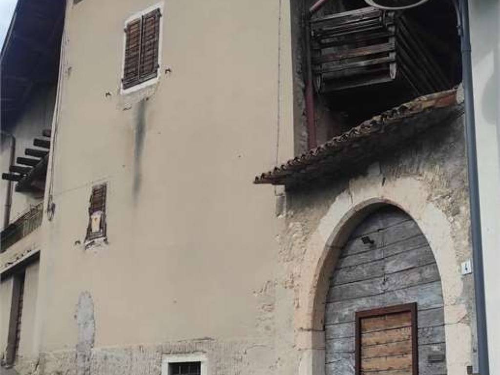 casa indipendente in vendita a Nogaredo