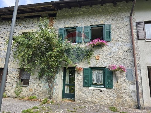 casa indipendente in vendita a Pieve Tesino in zona Pradellano