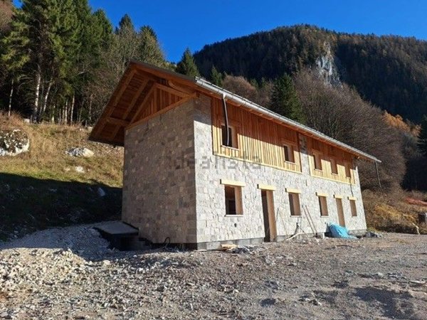 casa indipendente in vendita a Pieve Tesino in zona Pradellano
