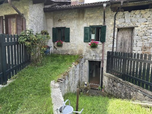 casa indipendente in vendita a Pieve Tesino in zona Pradellano