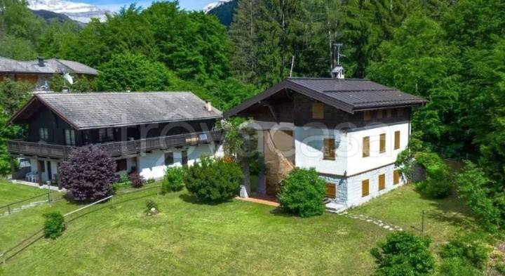 casa indipendente in vendita a Pinzolo in zona Sant'Antonio di Mavignola