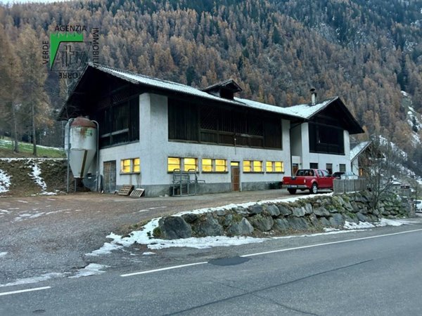 locale commerciale in vendita a Rabbi in zona San Bernardo