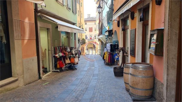 locale commerciale in vendita a Riva del Garda