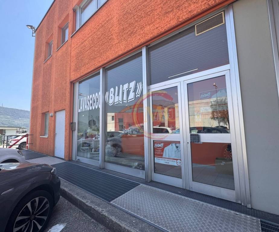 negozio in vendita a Riva del Garda
