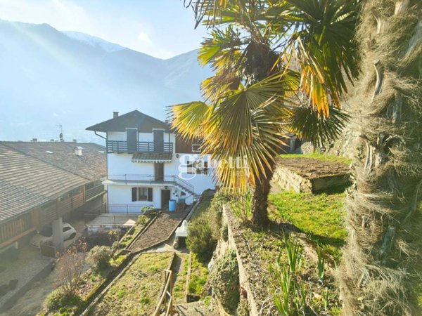 casa indipendente in vendita a Riva del Garda in zona Campi