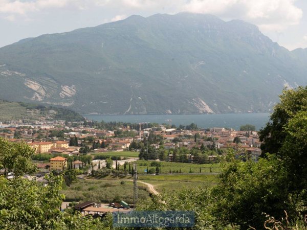 terreno agricolo in vendita a Riva del Garda in zona Campi